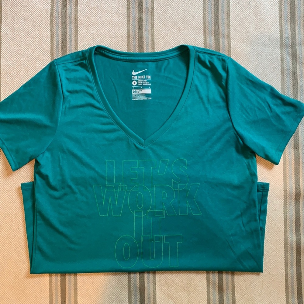 EUC The Nike Tee Athletic Cut—size L